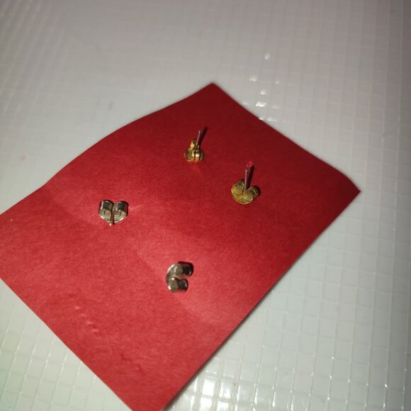 Lot 2 Pairs of Vintage Earrings Red Blue Simple Fashion colorful color stud - Picture 3 of 3
